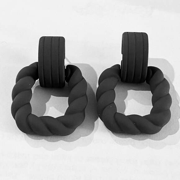 Black Twisted Square Drop Earrings - Picture 1 of 1